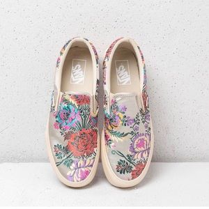 ✨HP✨ Vans Classic Slip-On ‘Festival Satin’ 🌺